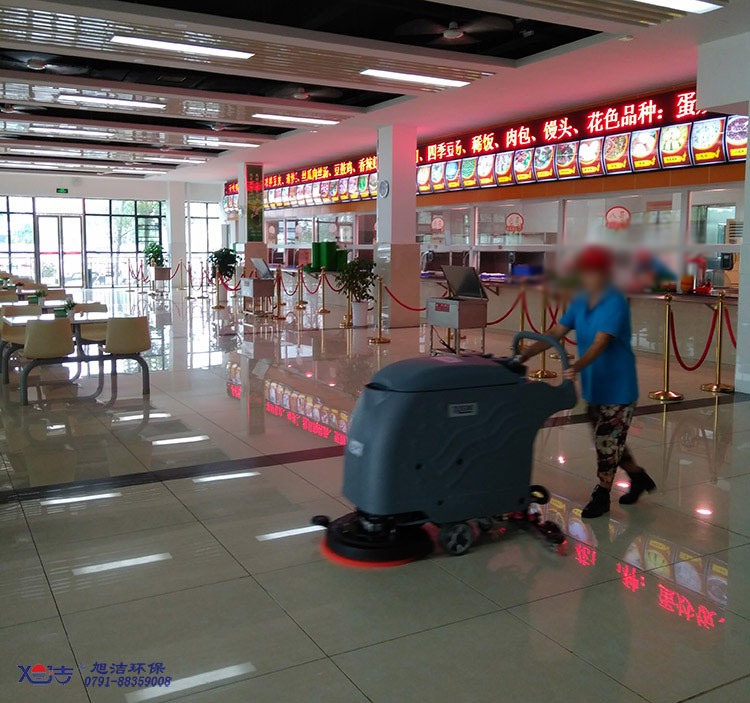 食堂餐廳保潔區(qū)油污-食堂洗地機