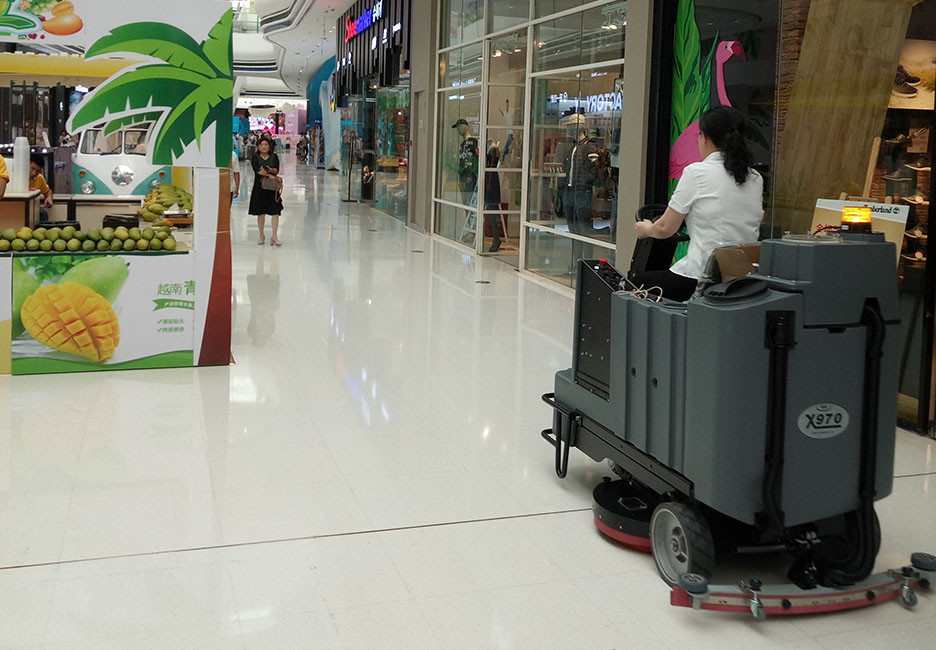 江西大型清潔設(shè)備多功能洗地機(jī)和電動(dòng)<a href=http://hfzhongcheng.cn target=_blank class=infotextkey>掃地車生產(chǎn)廠</a>